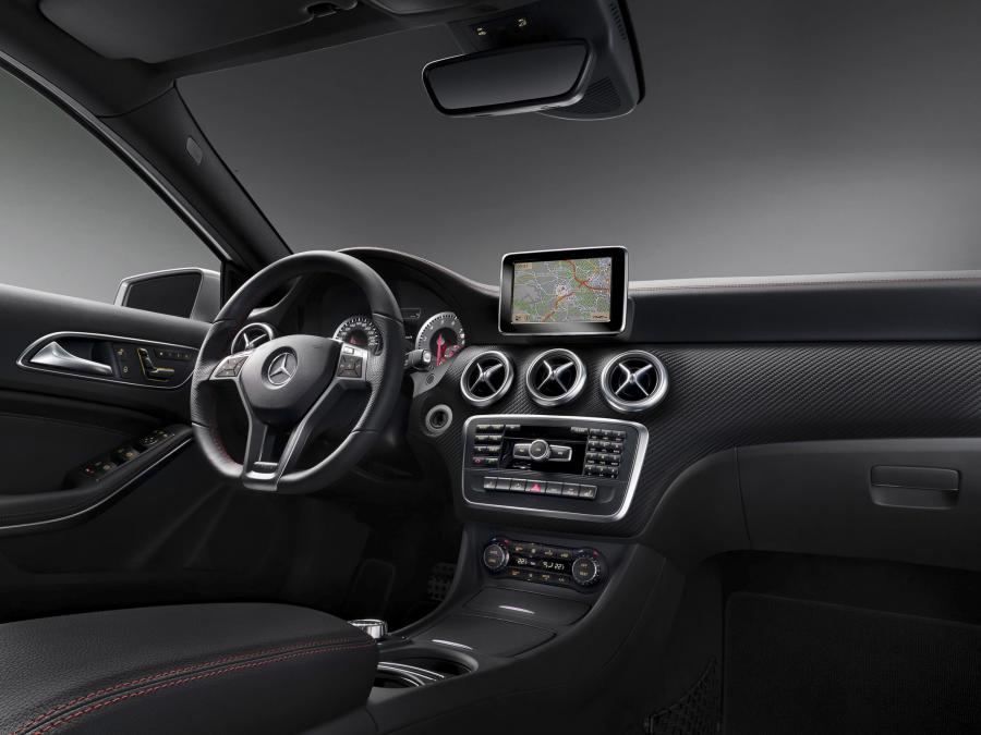  Mercedes-Benz A250 Style Package 2012 года  (фото 8 из 8)